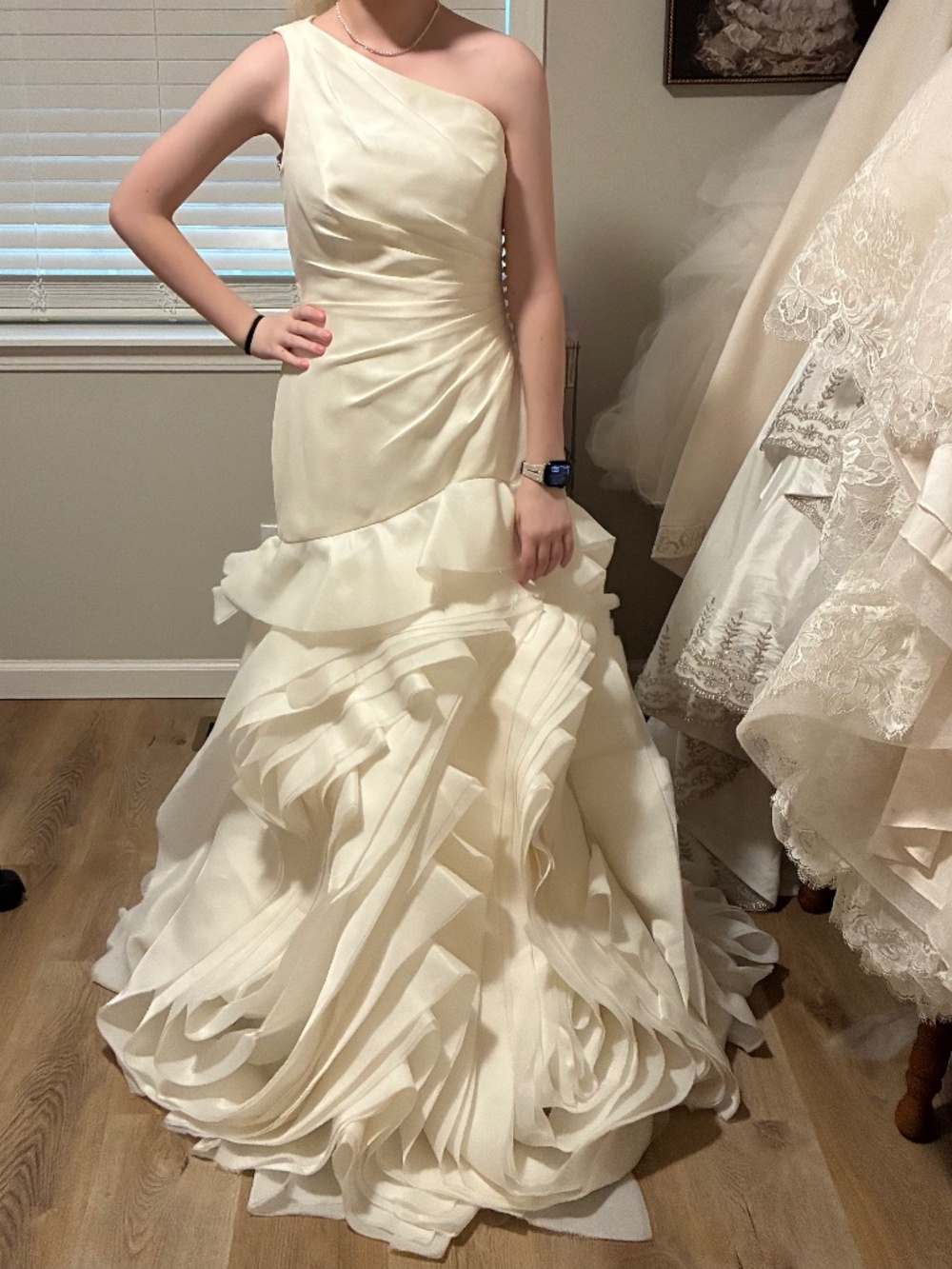 EUC Vera Wang Wedding Dress